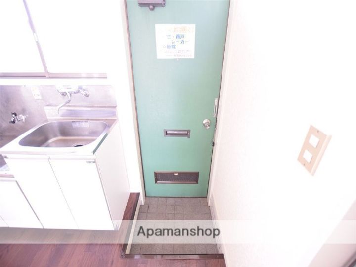 神奈川県相模原市南区東大沼4丁目の賃貸アパートの玄関