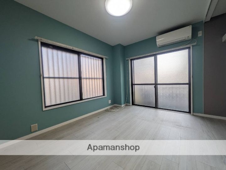 マンションフジ101の居間