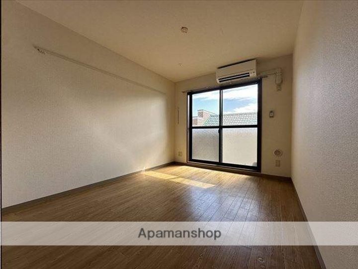 神奈川県相模原市南区上鶴間本町1丁目の賃貸マンションの居間