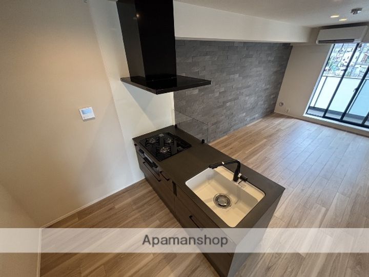 神奈川県相模原市南区上鶴間本町3丁目の賃貸マンションのキッチン