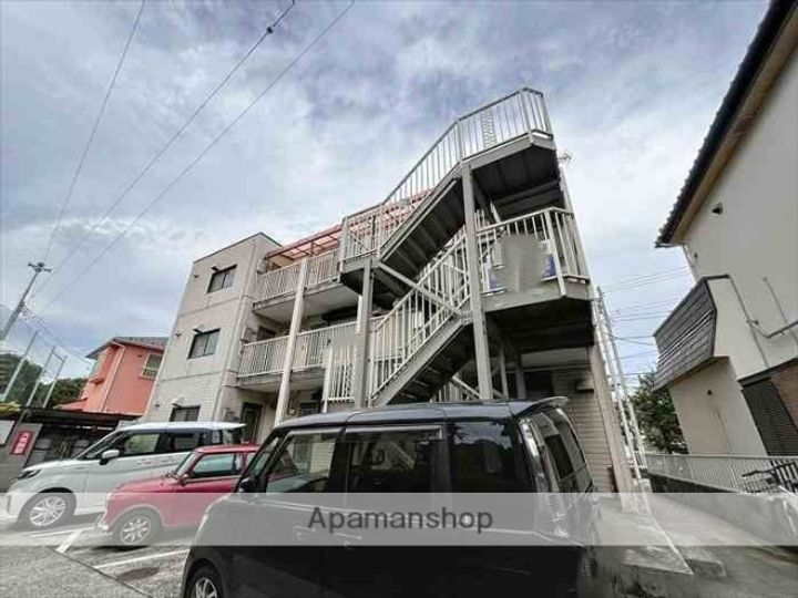 ゼフィール新大津の外観