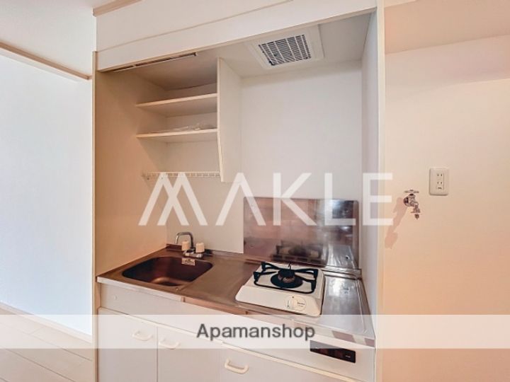 ハーミットクラブハウス追浜B101のキッチン