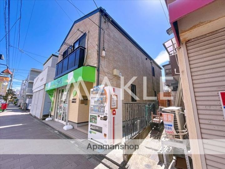 ヴィラージュ根岸の外観