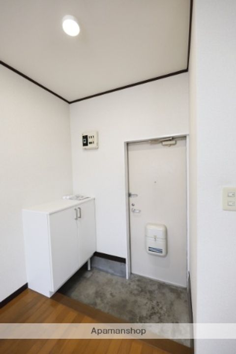 川名ハイツC棟の玄関