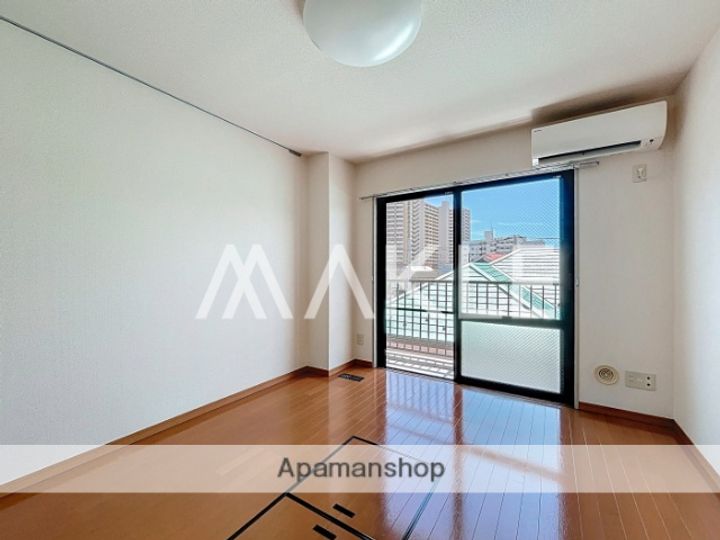 S−FORT横須賀海岸通りの居間