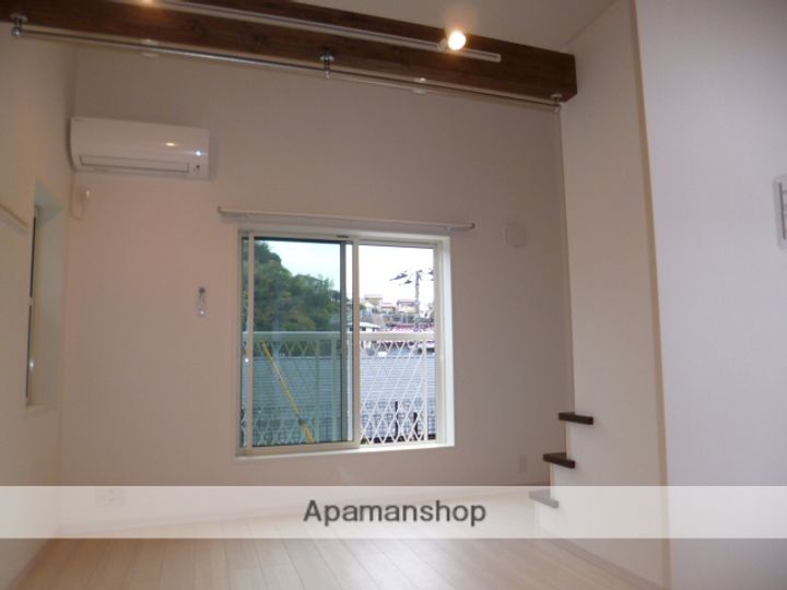 ハーミットクラブハウス追浜ヒルズの玄関