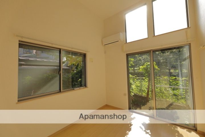 シャイン三春町の居間