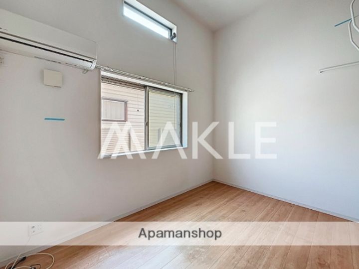 ダンデリオン田浦102の居間