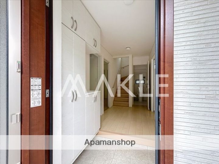 神奈川県鎌倉市佐助1丁目(一戸建)の賃貸物件戸建ての玄関