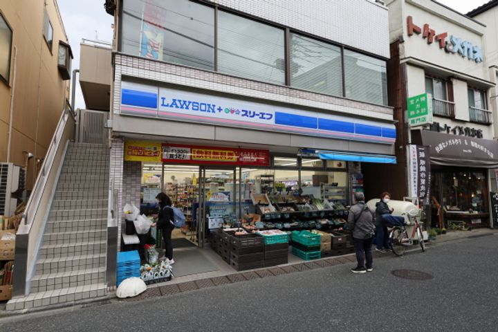 ドウエル1の周辺