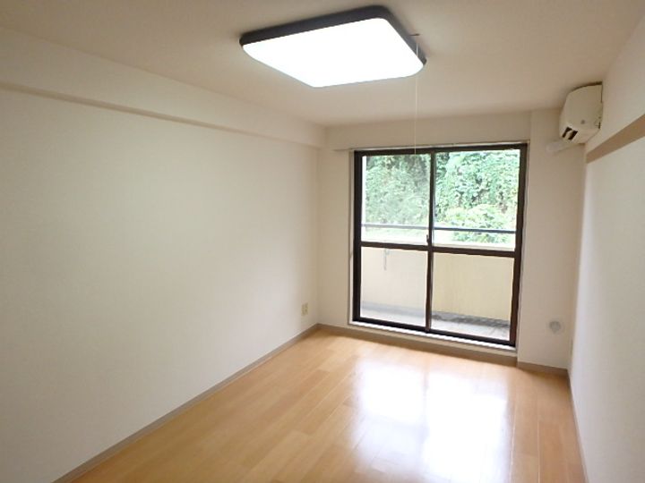 エルムノースヒルの居間