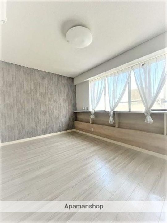 鶴田第一ビルの居間