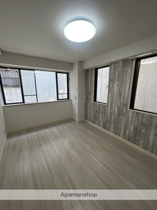 鶴田第一ビルの居間