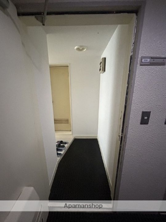 鶴田第一ビルの玄関