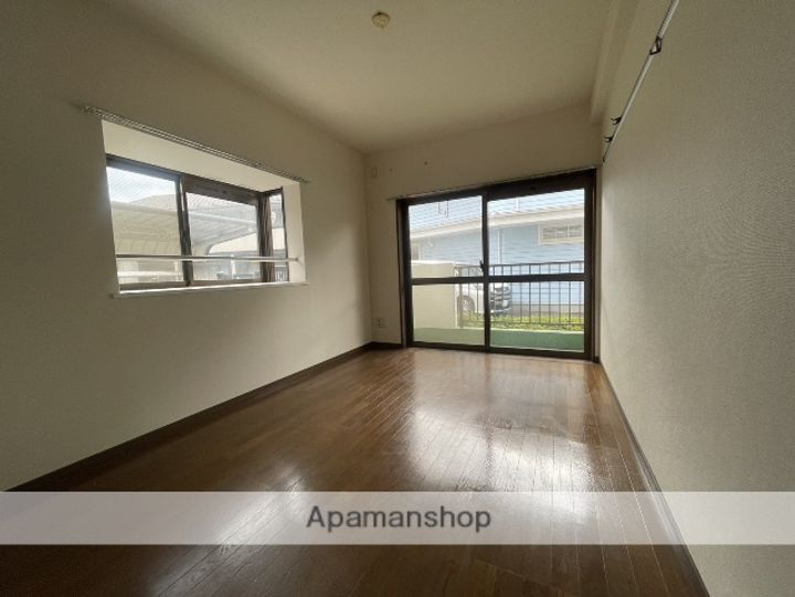 ラ・ソワレの居間