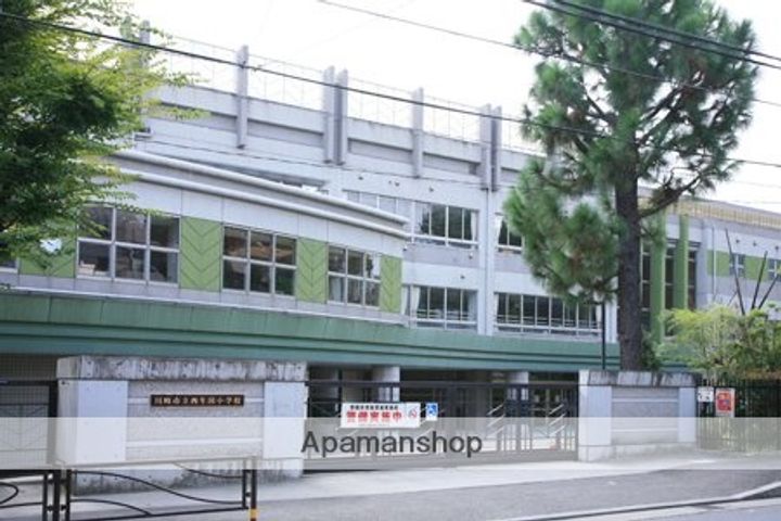 ラ・ソワレの周辺