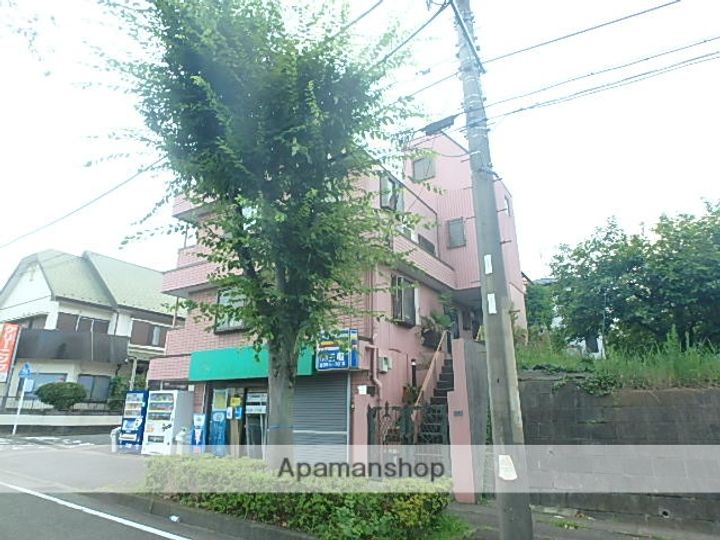 サンパレスの外観