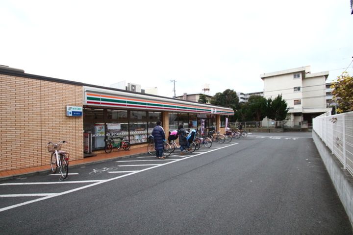 ホームステッドコートの周辺