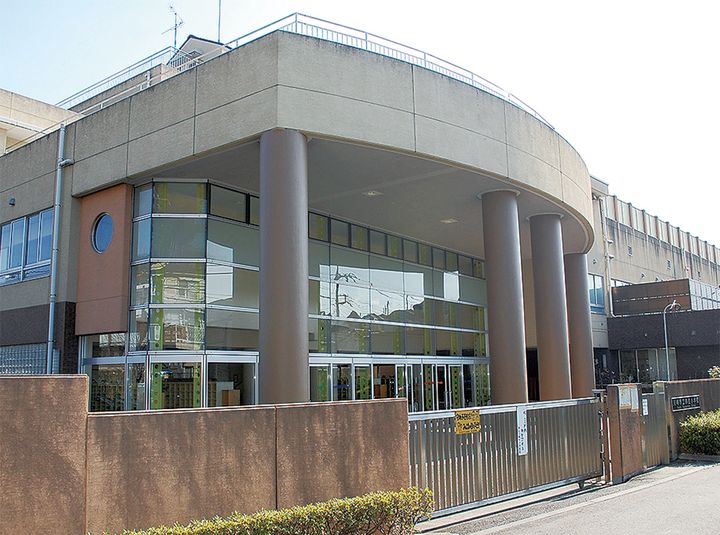 エスポワールの周辺