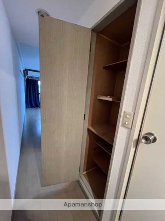 ローヤルヒルズの玄関