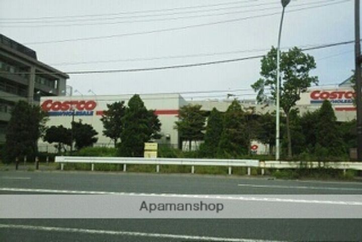 ローヤルヒルズの周辺