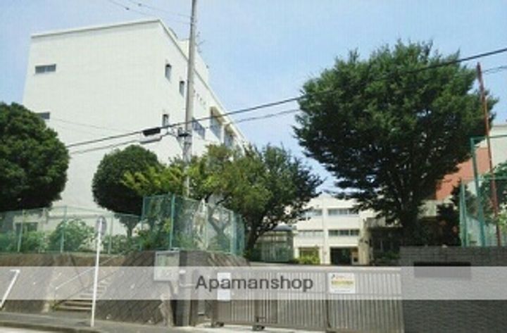 カンマルージュの周辺