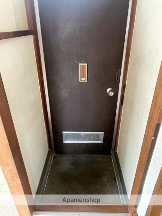 ハイツ久栄の玄関