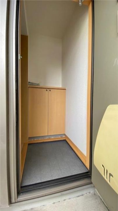 メゾンSORAの玄関