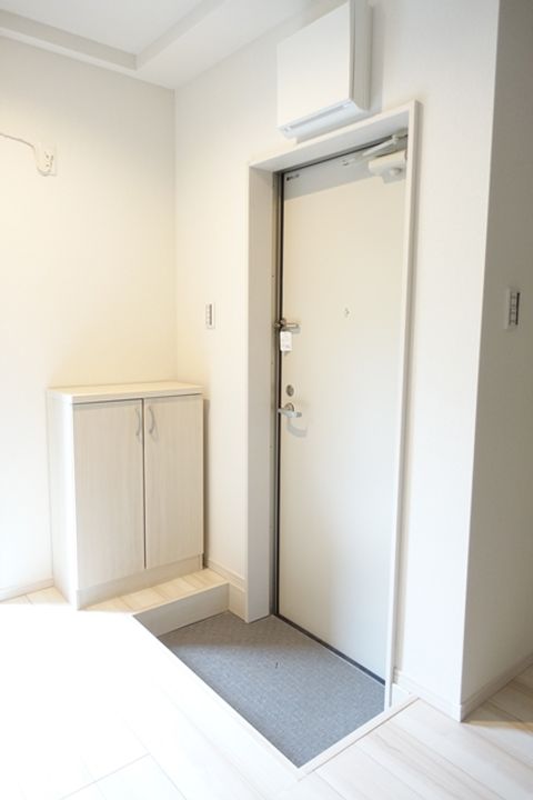 MELDIA川崎の玄関