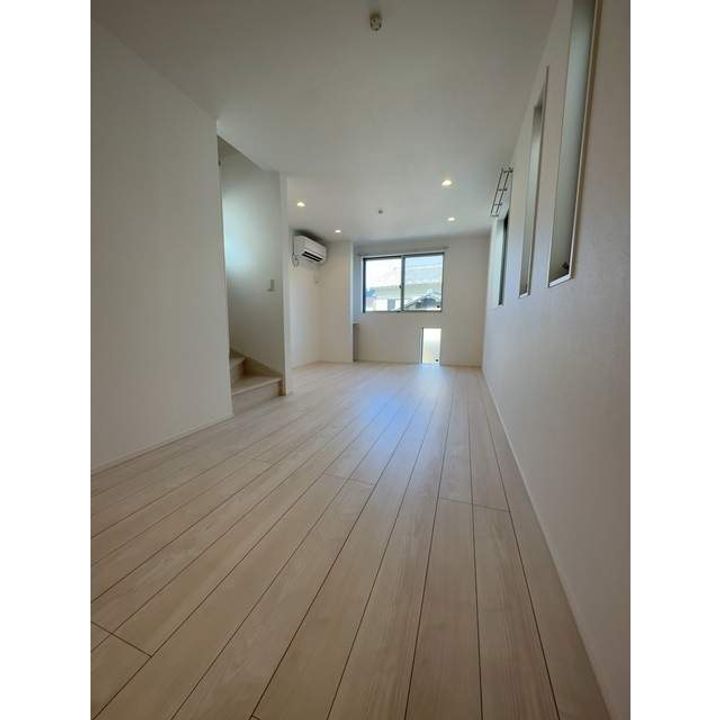 神奈川県横浜市旭区鶴ケ峰1丁目(一戸建)の賃貸物件の居間