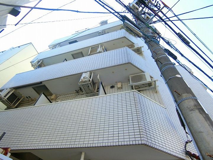 神奈川県横浜市西区久保町の賃貸マンションの外観