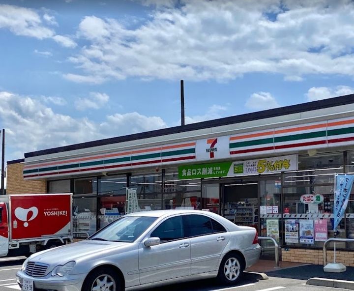 アレーナスMの周辺