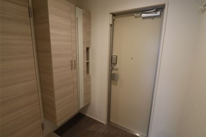 SKEY RESIDENCE塚越(スカイエレジデンスツカゴシ)の玄関