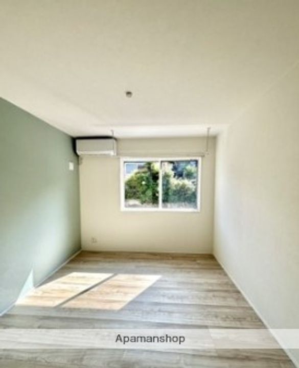 GRENADE横須賀の居間