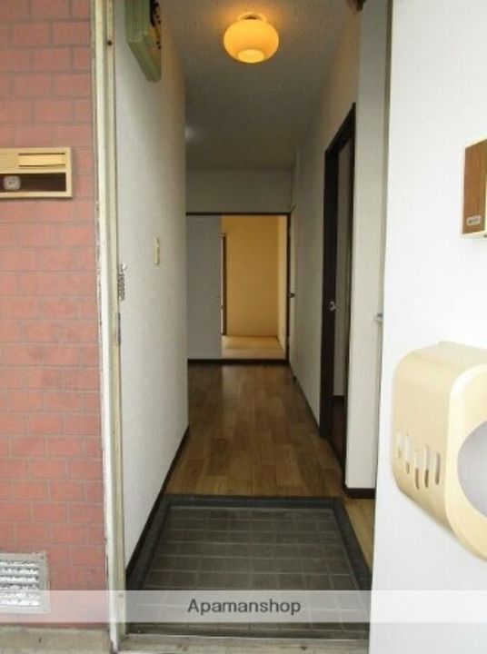 吉沢ハイツの玄関