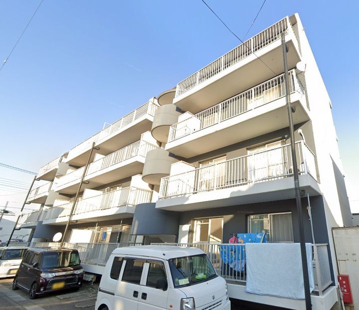 第3三田マンション302号室の外観