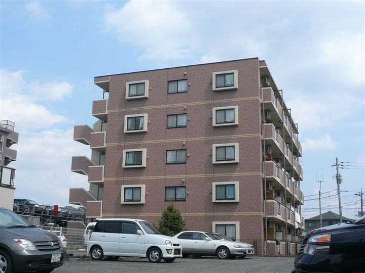 ベルシャイン厚木の外観