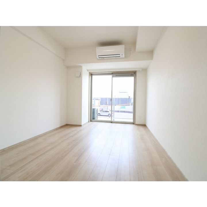 プレール・ドゥーク川崎大師304の居間