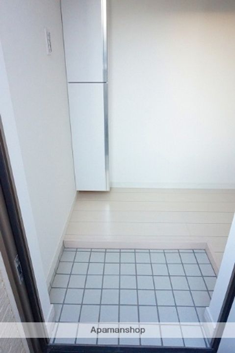 コスタ・コッレ桜木町の玄関