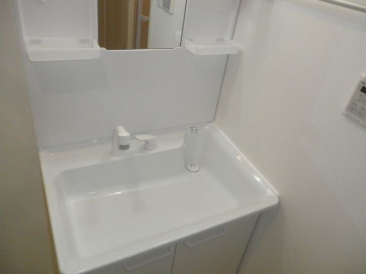 神奈川県横浜市港北区綱島台の賃貸アパートの内装