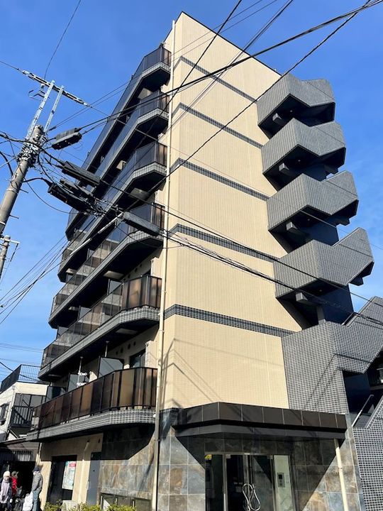 ラヴェニール横浜蒔田の外観