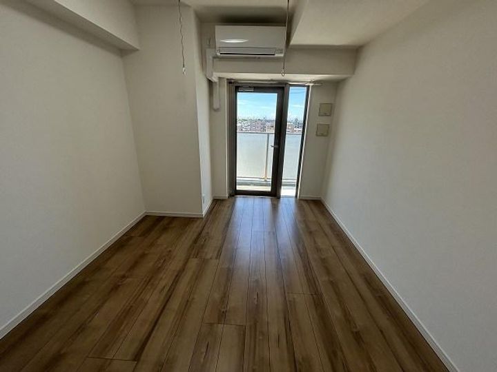小田急伊勢原駅前マンションの居間
