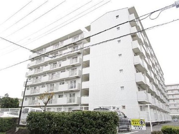 ベルフラワーハイツ伊勢原の外観