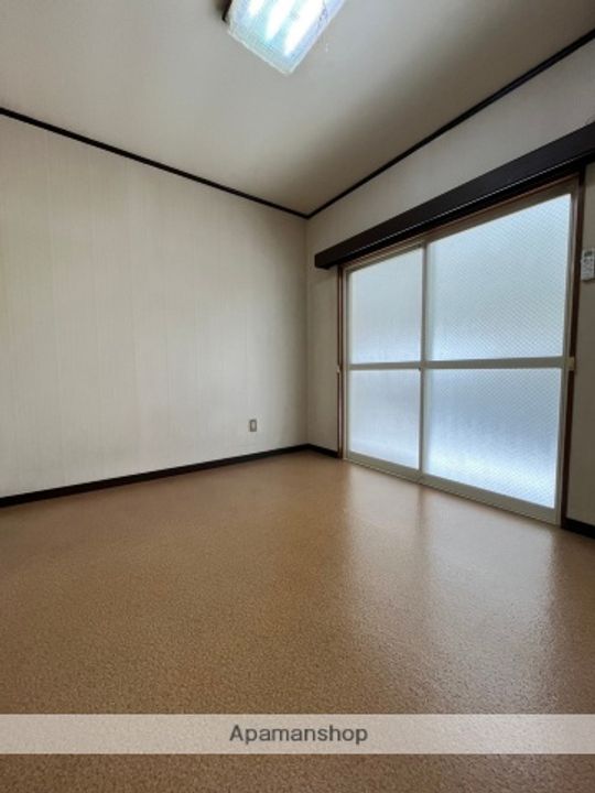 サイレンスコーポの居間