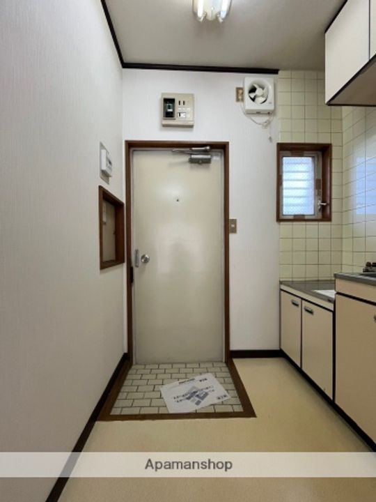 サイレンスコーポの玄関