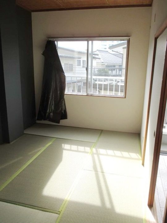 ゼフィルス花の木の居間