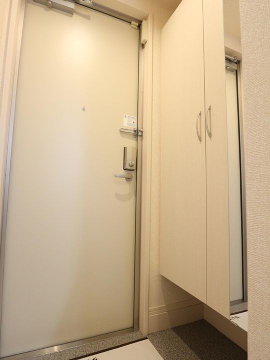 レフィナードの玄関