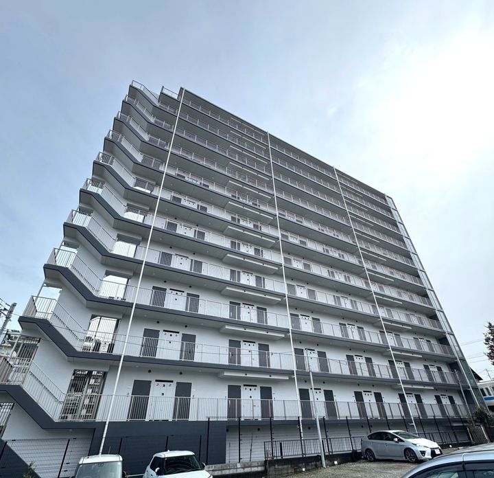 エヌステージ秦野駅前の外観