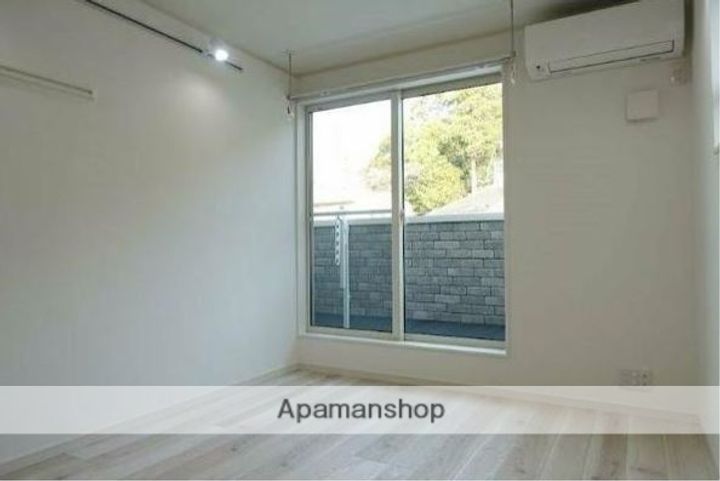 ハーミットクラブハウス上大岡III(仮)の居間