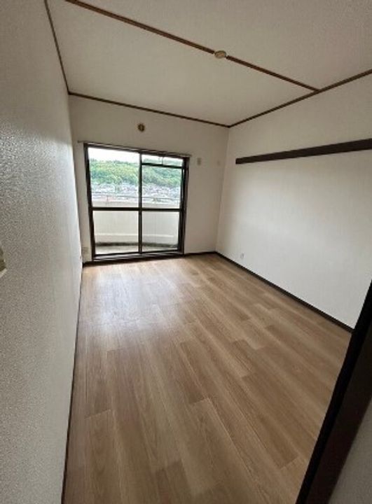 ボヌール秦野Ⅰの居間